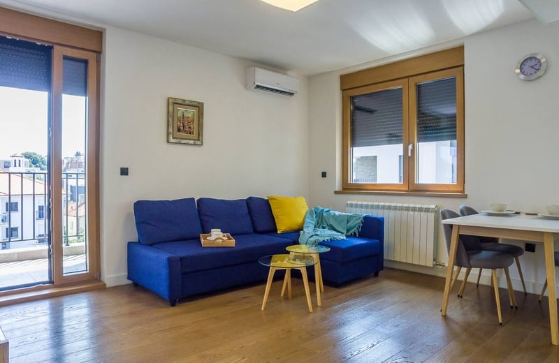 Rent a cozy, comfortable apartment with terrace, 50 m², Vračar, Belgrade, Serbia