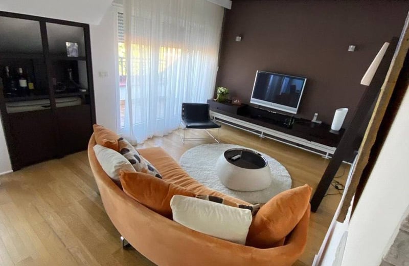 Alquiler de apartamento amplio de dos plantas, 129 m², Vračar, Belgrado, Serbia