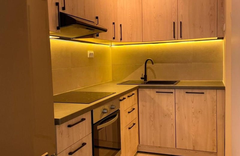 Apartamento espacioso 70m² en alquiler, Nuevo Belgrado, Serbia