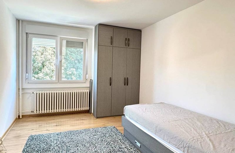 Apartamento espacioso 94m² en alquiler en un edificio nuevo en Zvezdara, Belgrado, Serbia