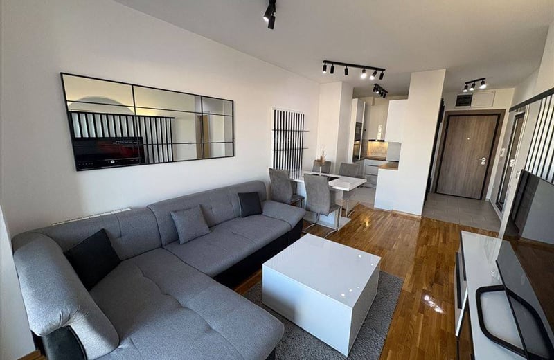 Alquiler de apartamento moderno 52m² en el complejo Green Residence, Belgrado, Serbia