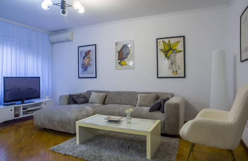 Apartamento luminoso 102m² en alquiler en el centro de Vračar, Belgrado, Serbia