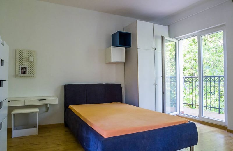 Spacious Apartment 100m² for Rent, Senjak District, Belgrade, Serbia