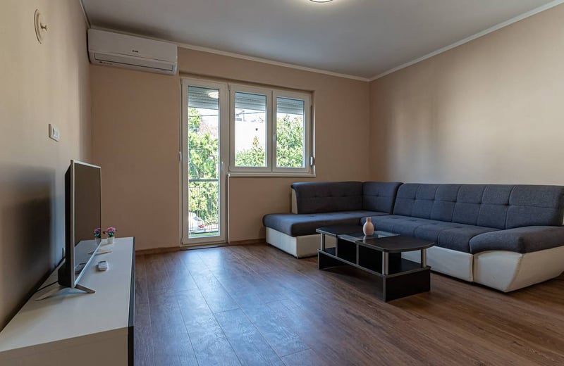 Spacious Apartment 73m² for Rent, Voždovac, Belgrade, Serbia