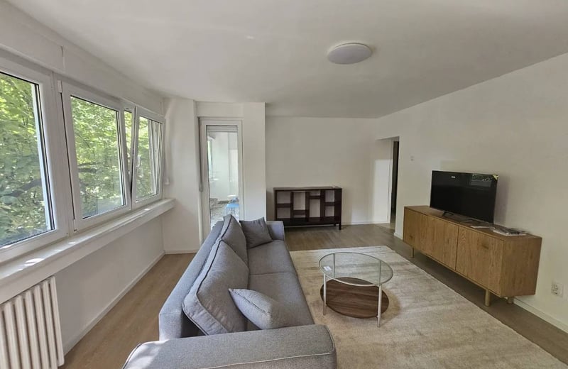 Apartamento luminoso 64m² en alquiler, Nuevo Belgrado, Serbia