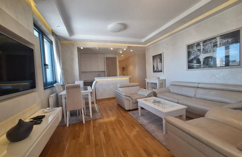 Luminoso apartamento de cuatro habitaciones de 88 m² en BW Parkview, Belgrado, Serbia