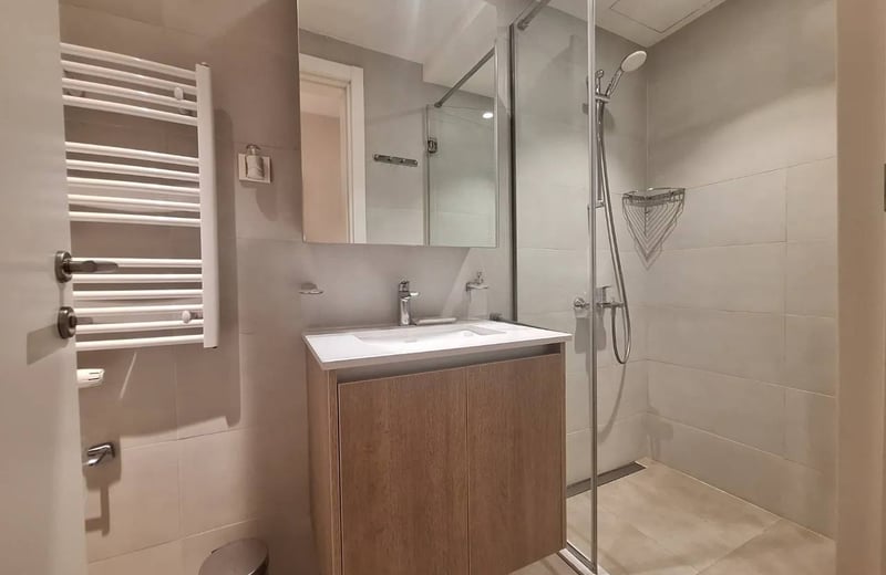Luminoso apartamento de cuatro habitaciones de 88 m² en BW Parkview, Belgrado, Serbia