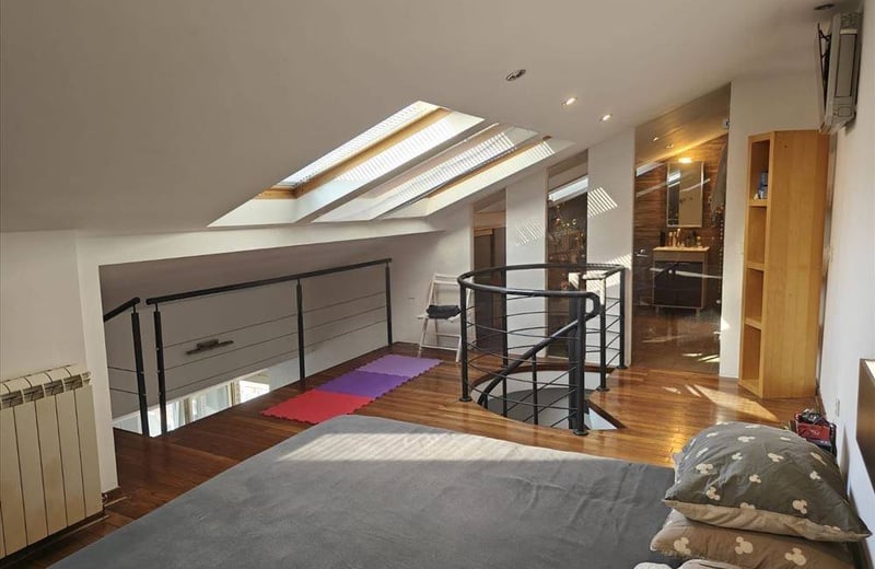 Acogedor apartamento de dos plantas de 91 m² en alquiler en Nuevo Belgrado, Serbia