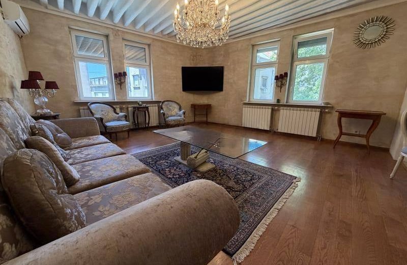 Spacious 75 m² apartment for rent opposite Kalemegdan Fortress, Belgrade