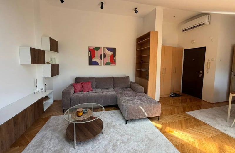 Аренда уютной трехкомнатной квартиры 64 м² в районе Вождовац, Белград