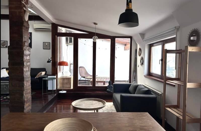 Spacious and cozy 85 m² apartment for rent in Vračar, Belgrade, Serbia