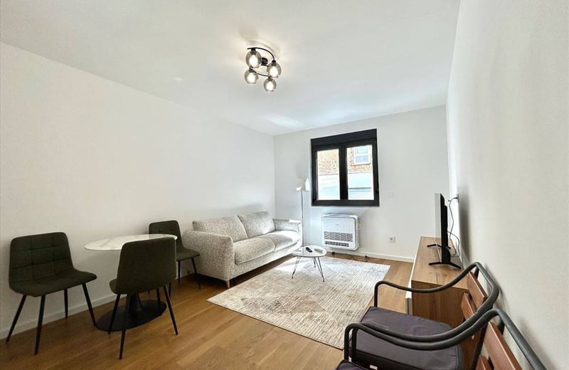 Alquiler de apartamento luminoso y nuevo de 45 m² en Zvezdara, Belgrado, Serbia
