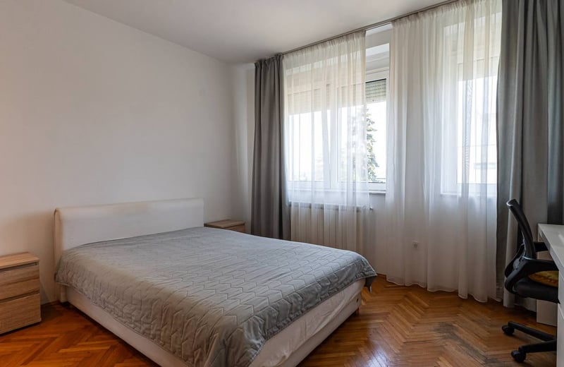 Spacious 112 m² apartment rental, Senjak district, Belgrade, Serbia