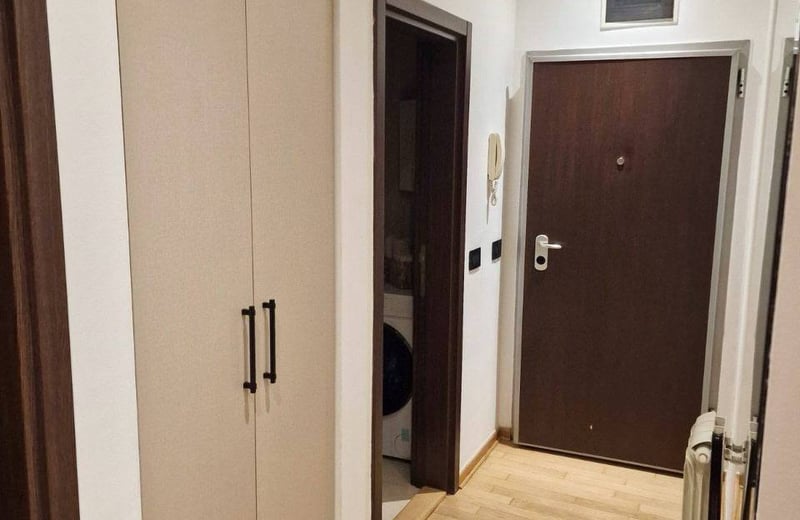 Location d'appartement moderne de 50 m² dans un immeuble récent avec vue sur le parc, district de Vračar, Belgrade, Serbie