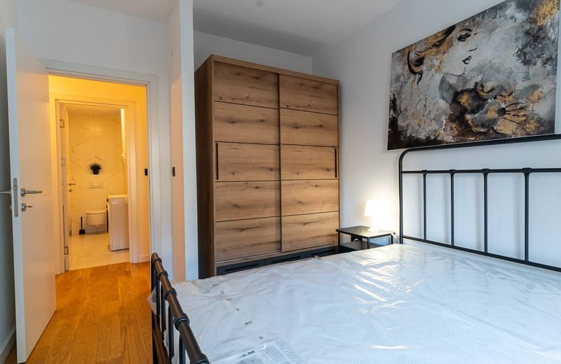 Location d'appartement spacieux de 75 m² avec cour privée, district de Vračar, Belgrade, Serbie