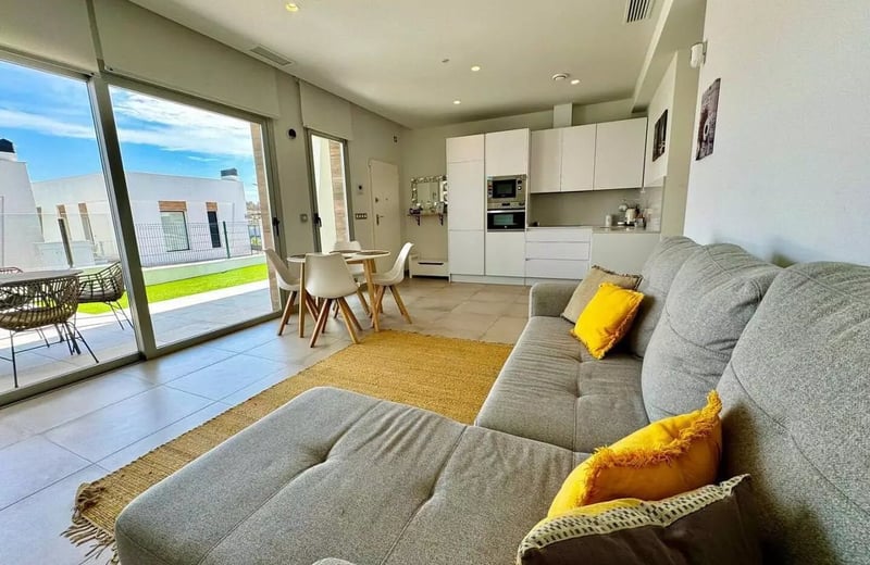 Аренда квартиры в Аликанте, Испания – 40 м², 2 спальни