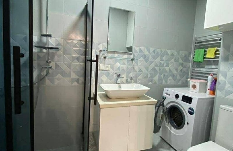 Geräumige Wohnung 80 m² mit neuer Renovierung zur Langzeitmiete in Batumi, Georgien