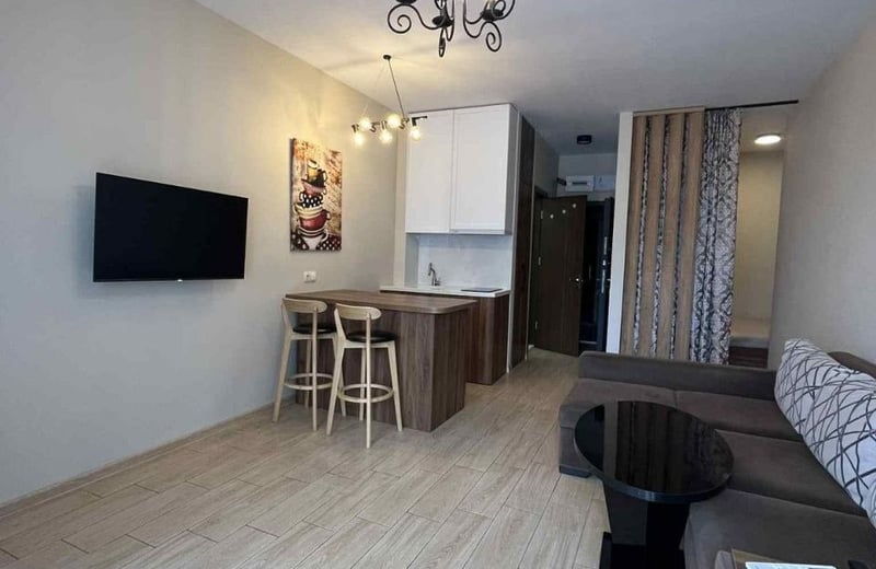 Location d'un studio propre et lumineux avec balcon, 40 m², Batoumi, Géorgie