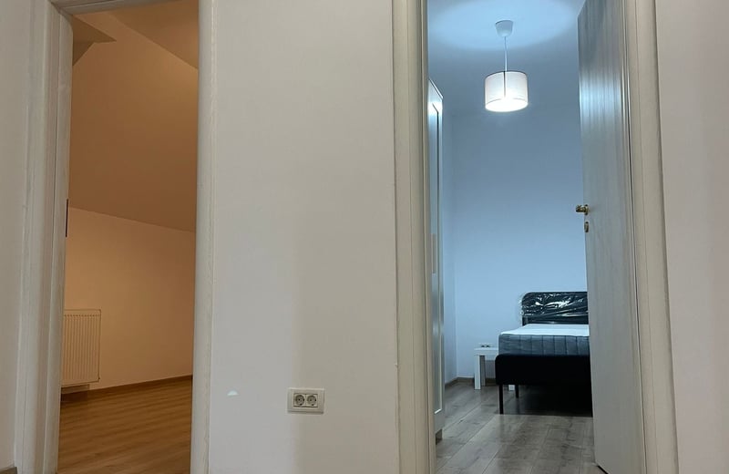 Location d’un penthouse premium en duplex de 130 m² avec quatre pièces, secteur 6, Bucarest, Roumanie