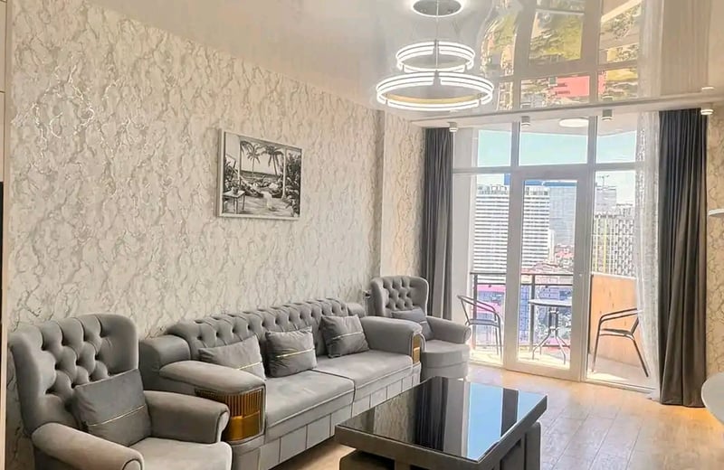 Alquiler de apartamento acogedor y completamente amueblado con vista al mar, 60 m², Batumi, Georgia
