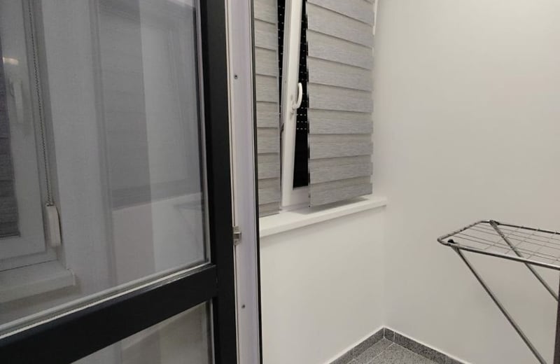 Alquiler de un apartamento amueblado de dos habitaciones con plaza de aparcamiento, Sector 6, Bucarest, Rumanía