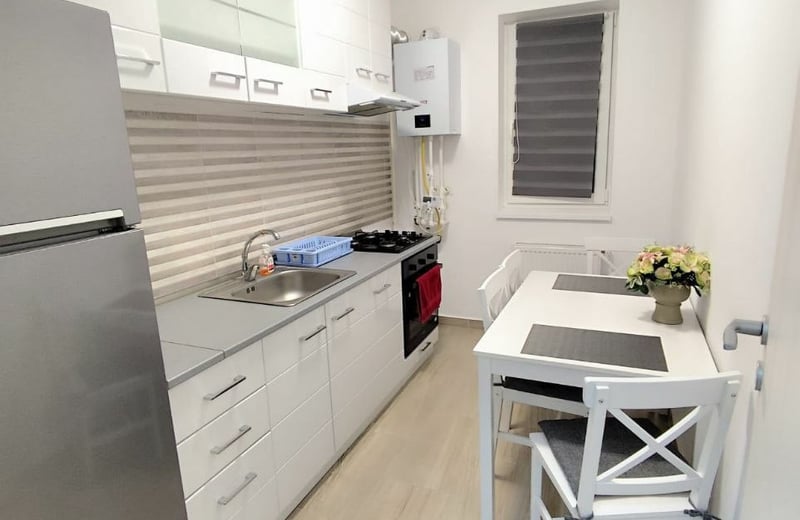 Alquiler de un apartamento amueblado de dos habitaciones con cocina independiente, Sector 6, Bucarest, Rumanía