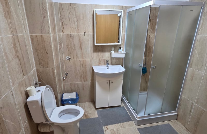 Miete einer guten, möblierten Zweizimmerwohnung, Sektor 6, Bukarest, Rumänien