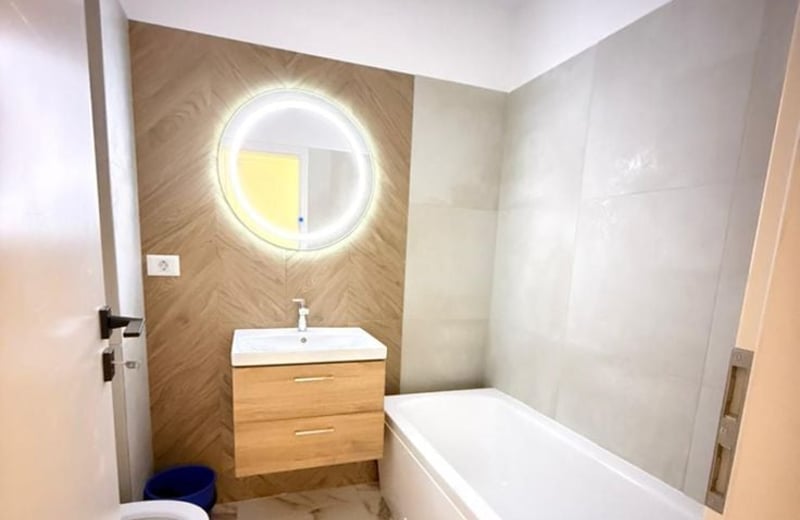 Аренда светлой меблированной двухкомнатной квартиры, сектор 6, Бухарест, Румыния