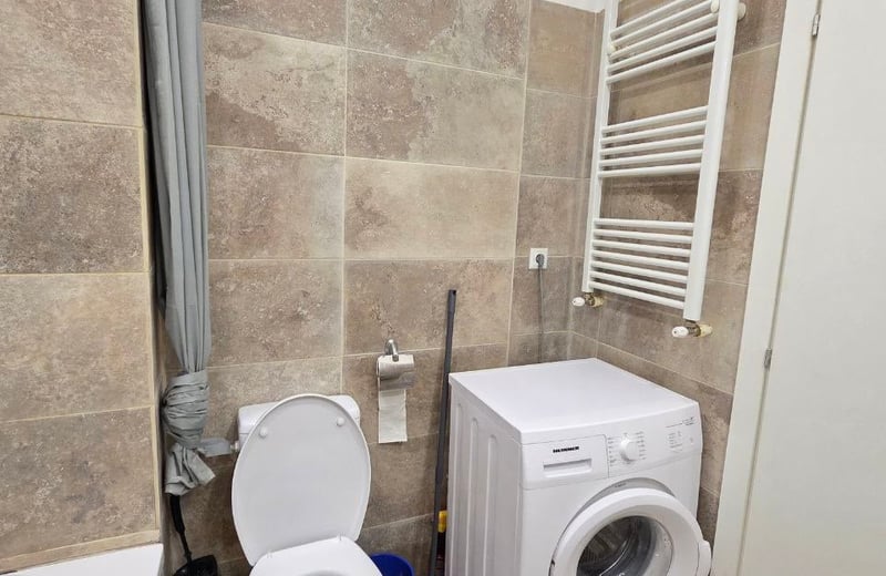 Rent a cozy, comfortable apartment with balcony, Sector 6, Bucharest, Romania