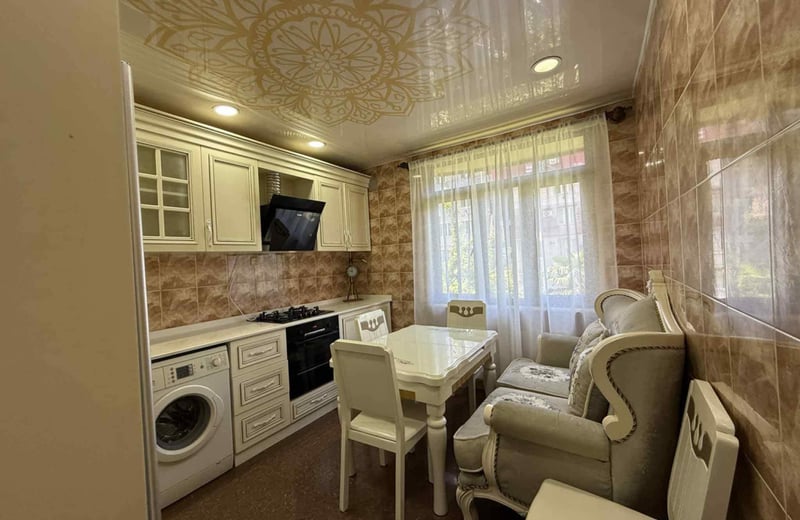 Alquiler de un apartamento luminoso, 60 m², en Batumi, Georgia