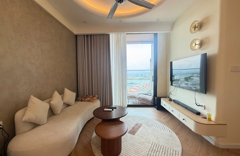 Sehr begehrte 2-Zimmer-Eckwohnung mit herrlichem Flussblick in Da Nang zu vermieten, Vietnam