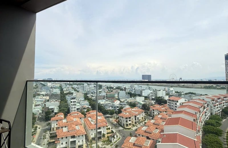 Sehr begehrte 2-Zimmer-Eckwohnung mit herrlichem Flussblick in Da Nang zu vermieten, Vietnam