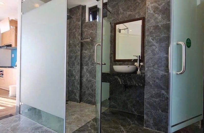 Rent a bright, fully furnished apartment, city center, Da Nang, Vietnam