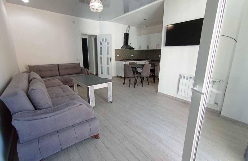 Apartamento espacioso y luminoso 75m² en alquiler, Batumi, Georgia