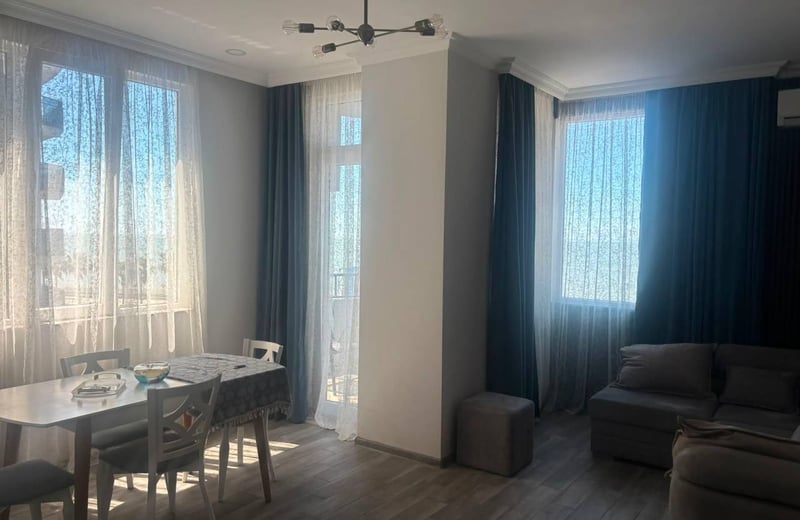 Apartamento 56m² con vista al mar en alquiler, Batumi, Georgia