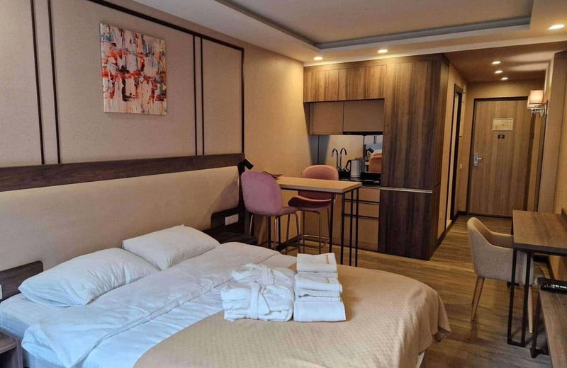Modernes luxuriöses Studio zur Miete, Batumi, Georgien