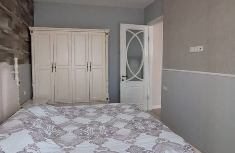Alquiler de apartamento espacioso 150m² con vistas al mar y al parque, Batumi