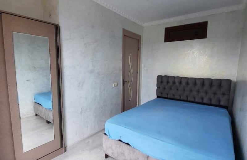 Сдаётся в аренду меблированная квартира (55м²) с видом на горы, Батуми, Грузия