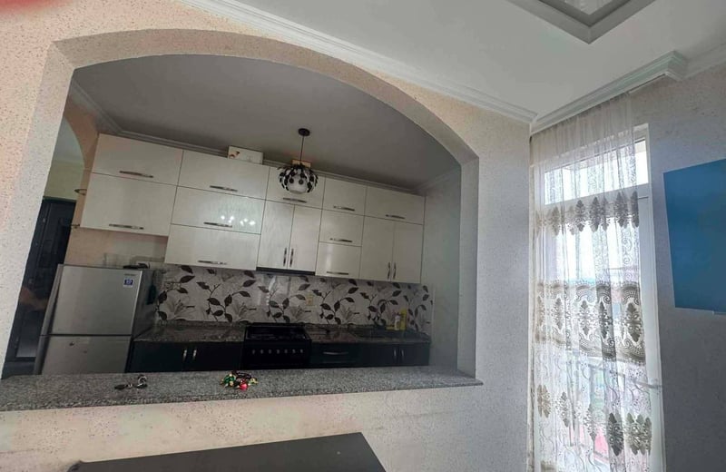 Сдаётся в аренду просторная и меблированная квартира (70м²) в Батуми, Грузия