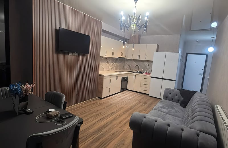 Apartamento moderno y amueblado de 2 habitaciones, 50 m², en Calligraphy Towers, Batumi, Georgia