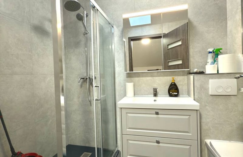 Аренда новой меблированной 4-комнатной квартиры 133 м², 6-й сектор, Бухарест, Румыния