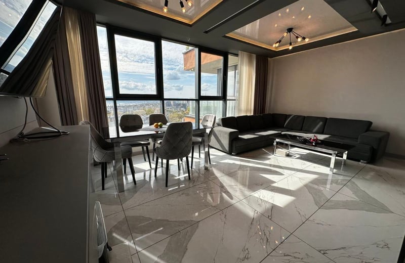 Rent of a luxury 3-room apartment, Briz, Varna, Bulgaria