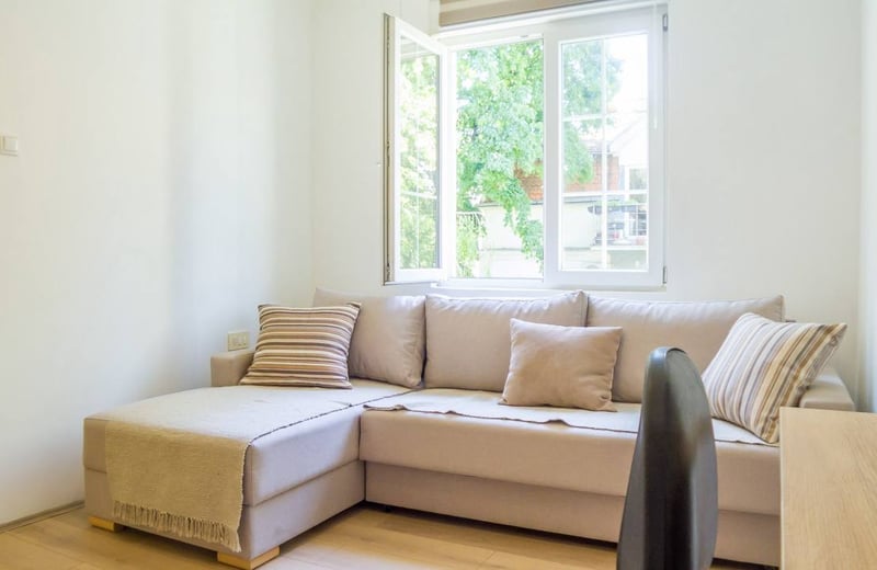 Miete einer hellen komfortablen 1-Zimmer-Wohnung, 32 m², nahe dem Stadtzentrum, Belgrad, Serbien