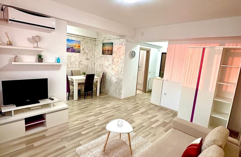 Rent of a comfortable 2-room apartment with a sea view, 55 m², Mamaia, Constanța, Romania