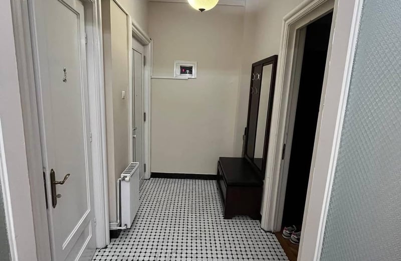 Rent of a comfortable 5-room apartment, 118 m², Old Center, Constanța, Romania