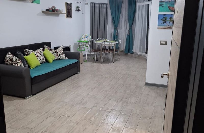 Alquiler de un apartamento espacioso de 2 habitaciones, 58 m², Mamaia Nord, Constanța, Rumanía