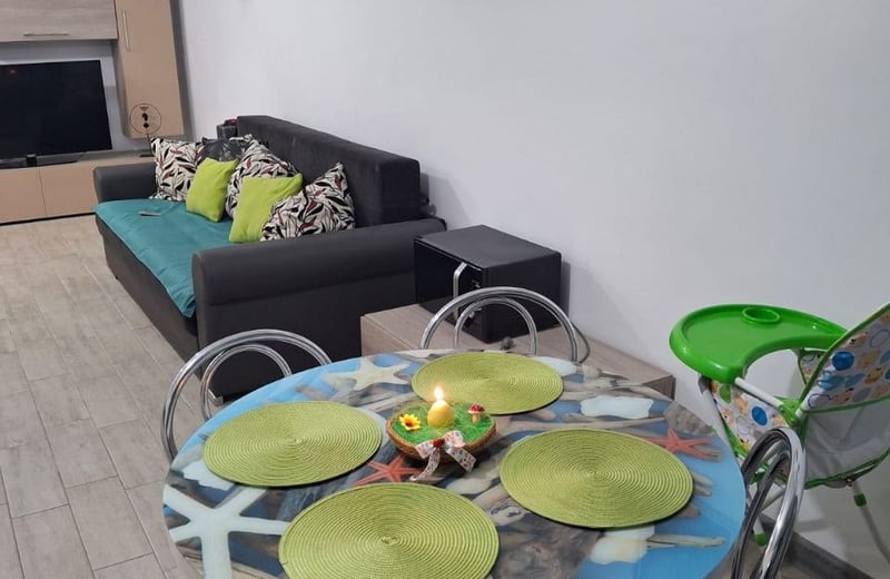 Alquiler de un apartamento espacioso de 2 habitaciones, 58 m², Mamaia Nord, Constanța, Rumanía