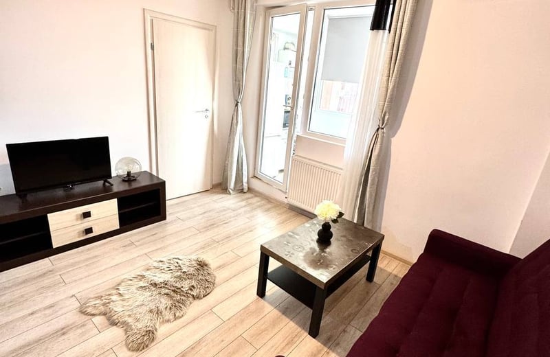 Miete einer gut ausgestatteten möblierten 2-Zimmer-Wohnung, Bukarest, Sektor 6, Rumänien