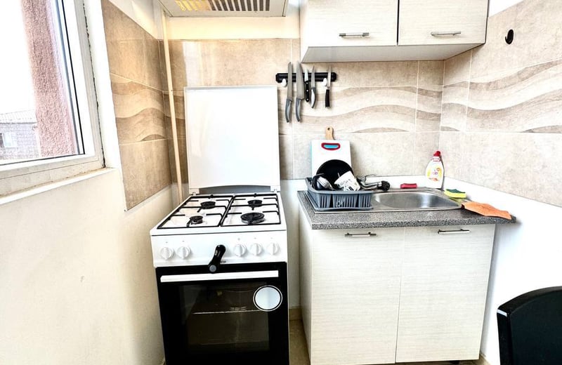 Miete einer gut ausgestatteten möblierten 2-Zimmer-Wohnung, Bukarest, Sektor 6, Rumänien