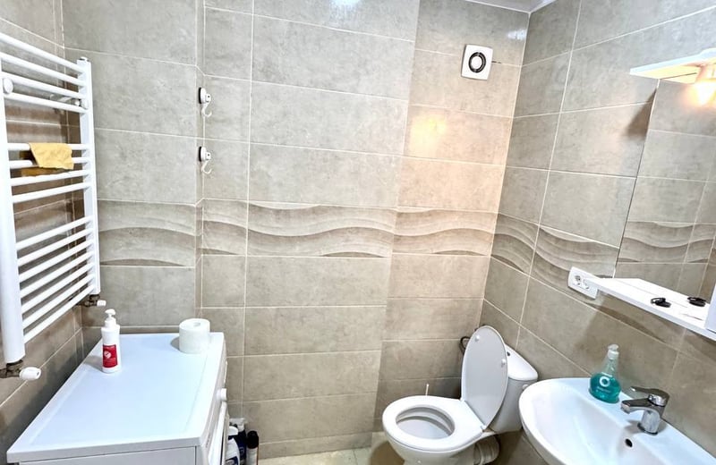 Miete einer gut ausgestatteten möblierten 2-Zimmer-Wohnung, Bukarest, Sektor 6, Rumänien